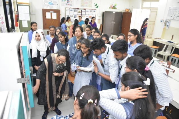 Ms. Rubina Shaikh mam researcher S.G.B.A.U. Amravati  give demonstration 