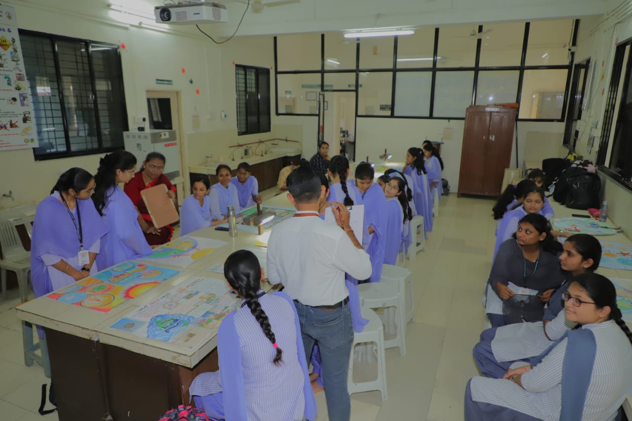 Judging of the Posters by Judges