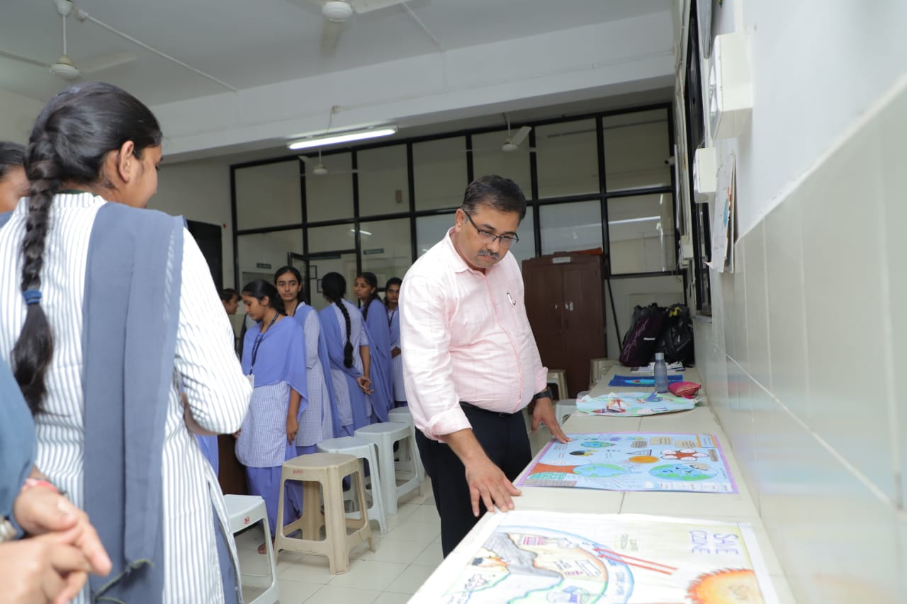 Resp. Principal observing the posters