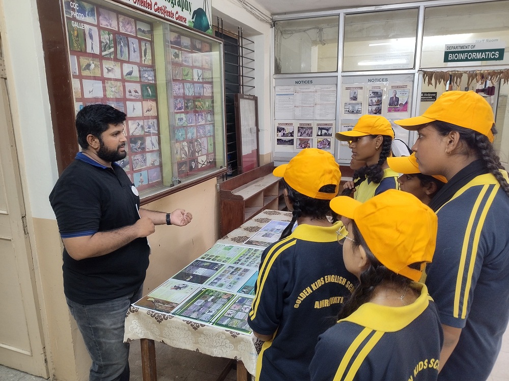 Trainer giving information about local faunal diversity