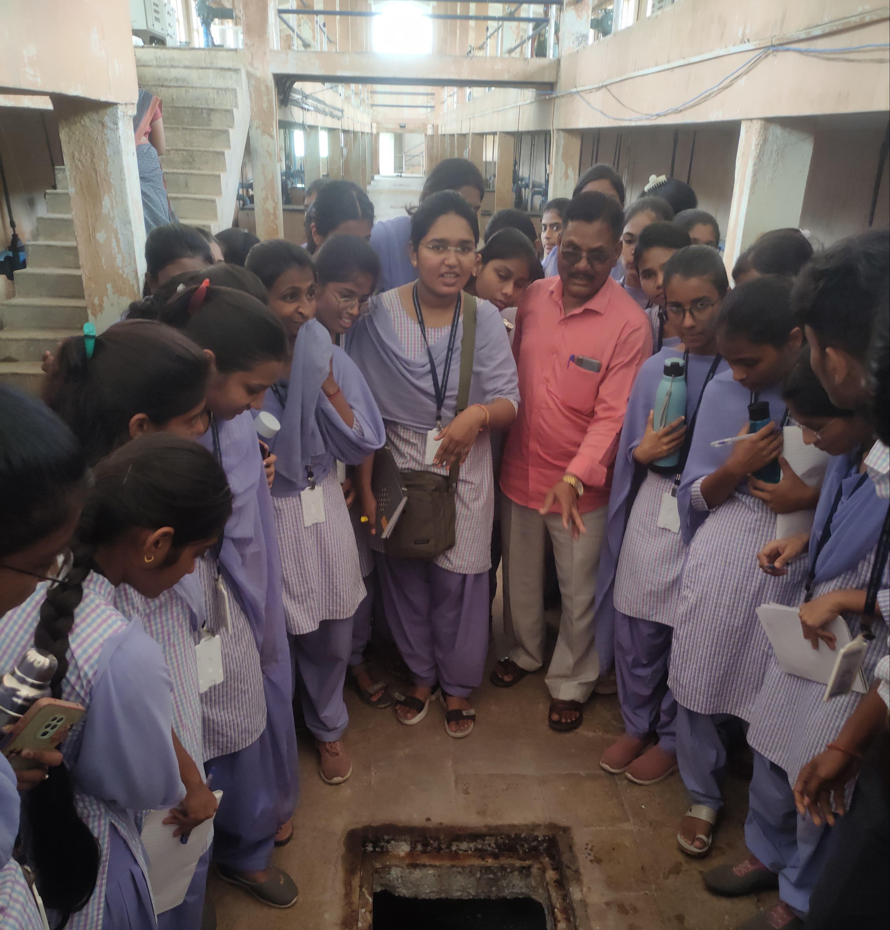  Expert explaining about steps of water purification