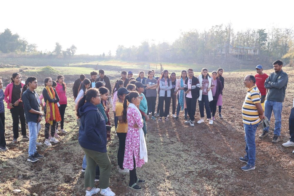 Interaction of students  with the Resource Person on field