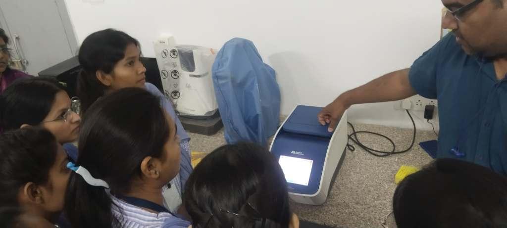 Demonstration session conducted by the invited expert Mr. Roshan Godse on different techniques used in Molecular Biology.
