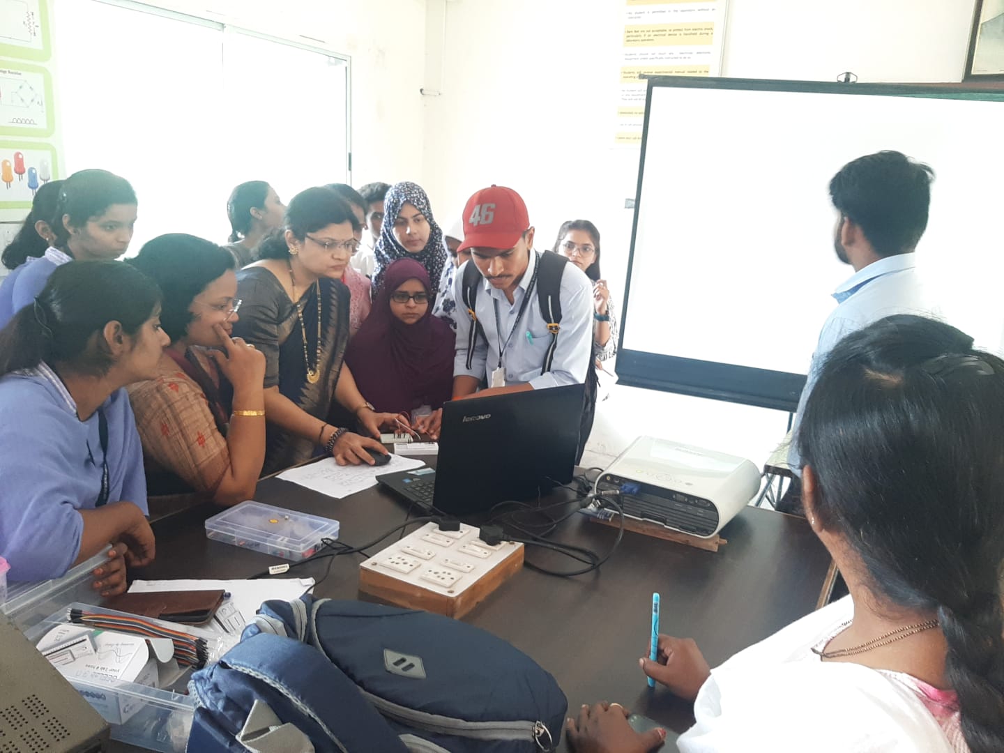 Students are performing experiments with SeeLab kit